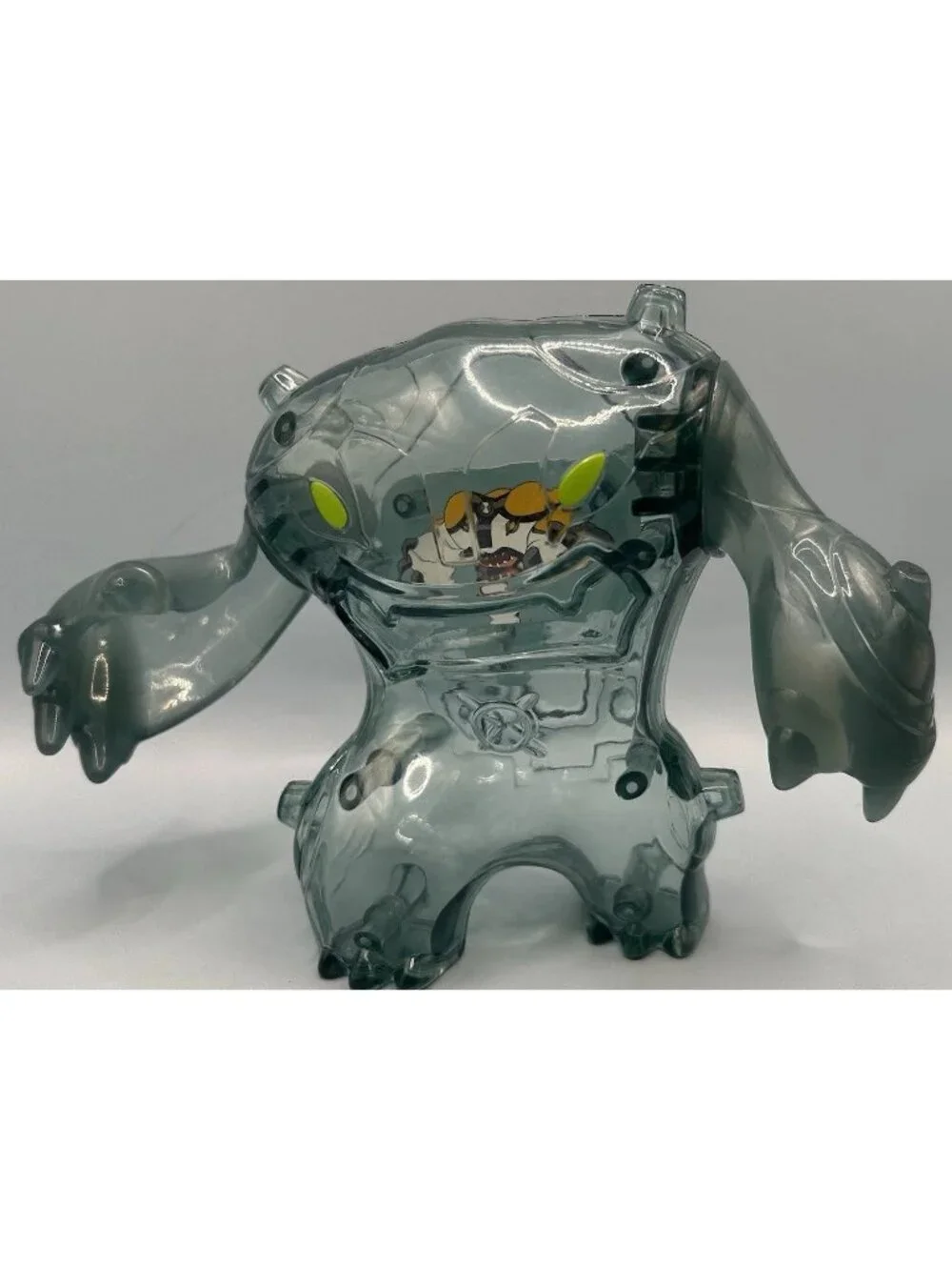 2011 Ben 10 Ultimate Alien Cannonbolt 4